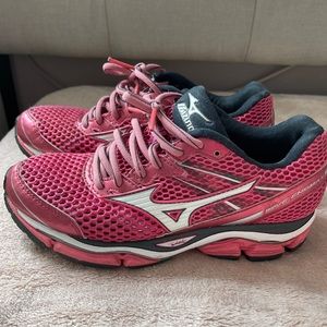 WOMENS’S MIZUNO WAVE ENIGMA 5 RED SNEAKERS